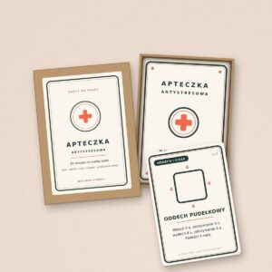 Apteczka antystresowa: talia kart w pudełku z etykietą
